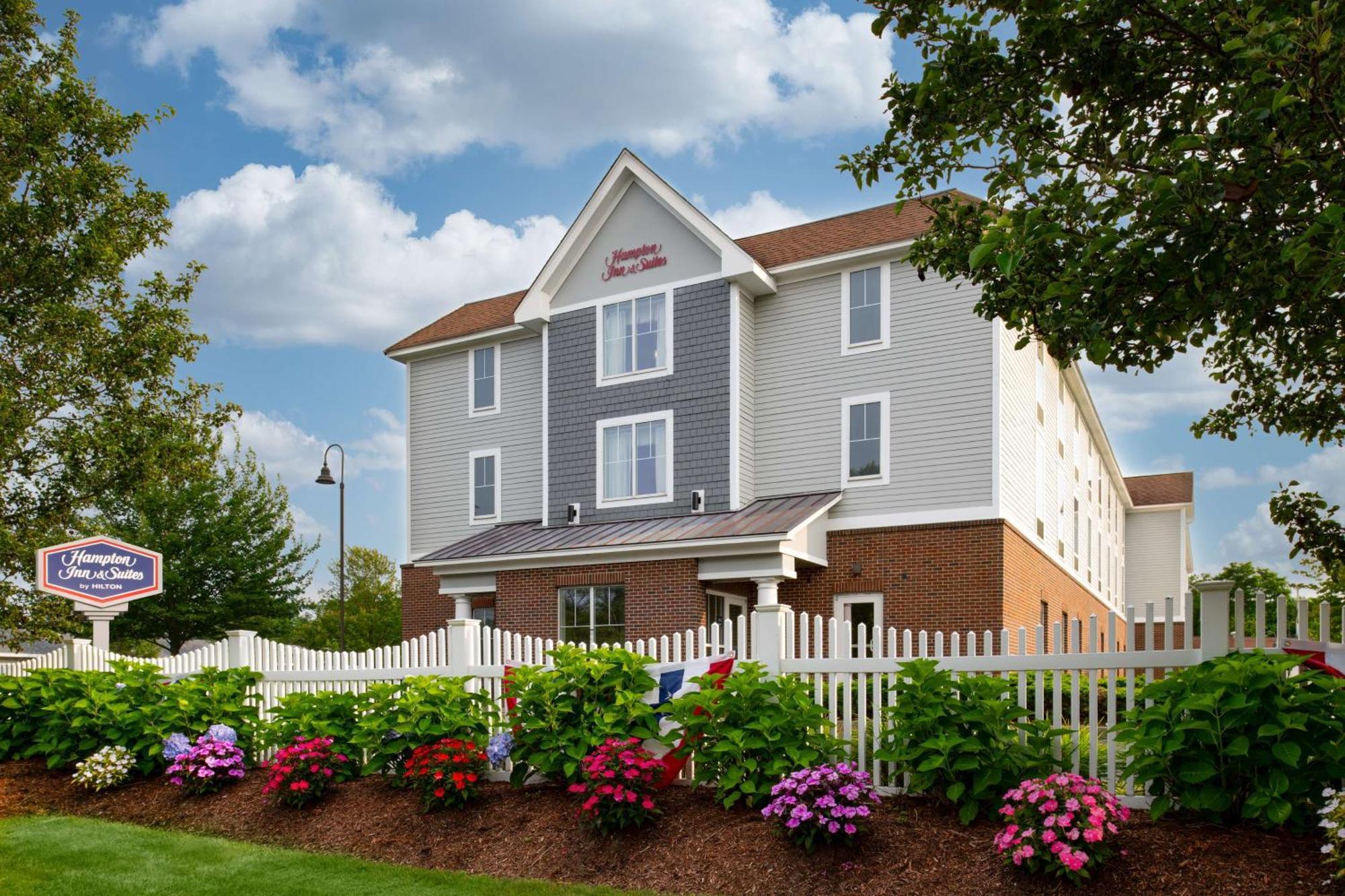 Hampton Inn & Suites - Cape Cod / West Yarmouth Exterior photo