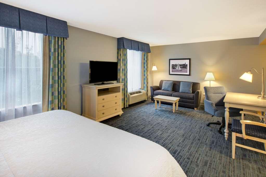 Hampton Inn & Suites - Cape Cod / West Yarmouth Room photo