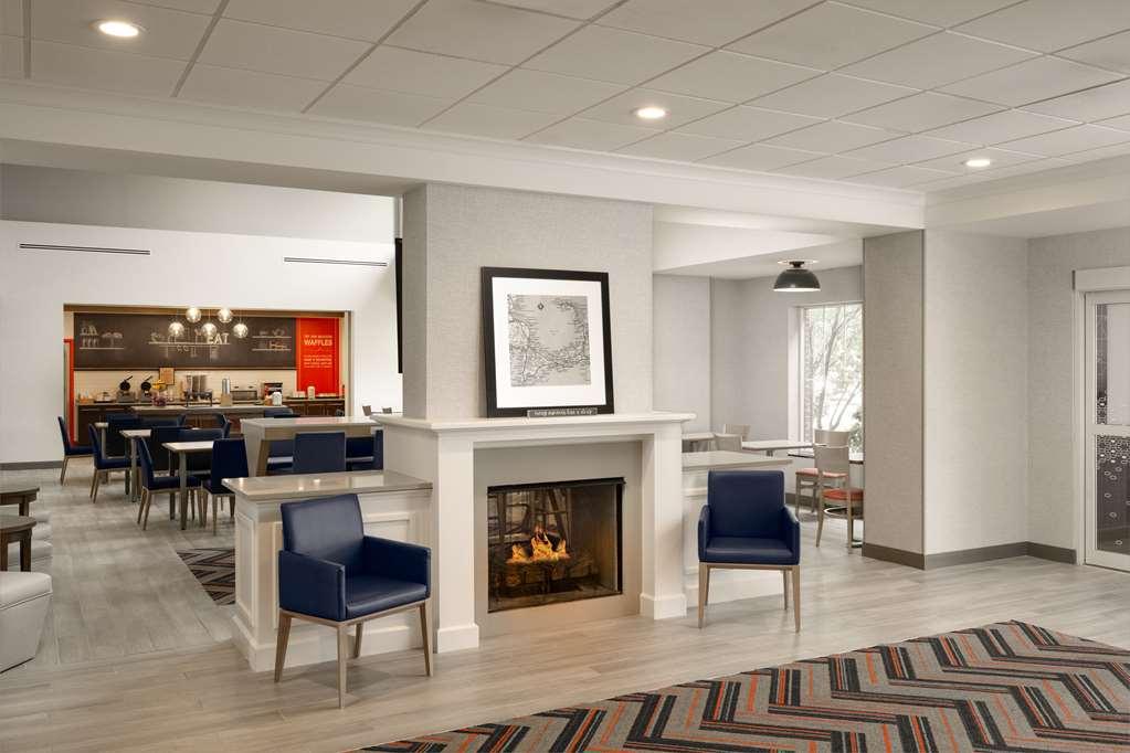 Hampton Inn & Suites - Cape Cod / West Yarmouth Interior photo